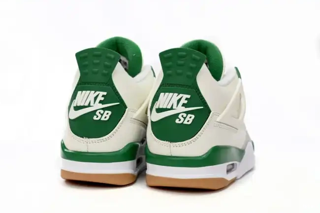 Boostmaster lin Green SB Jordan Retro 4 DR5415-103 Pine 0527
